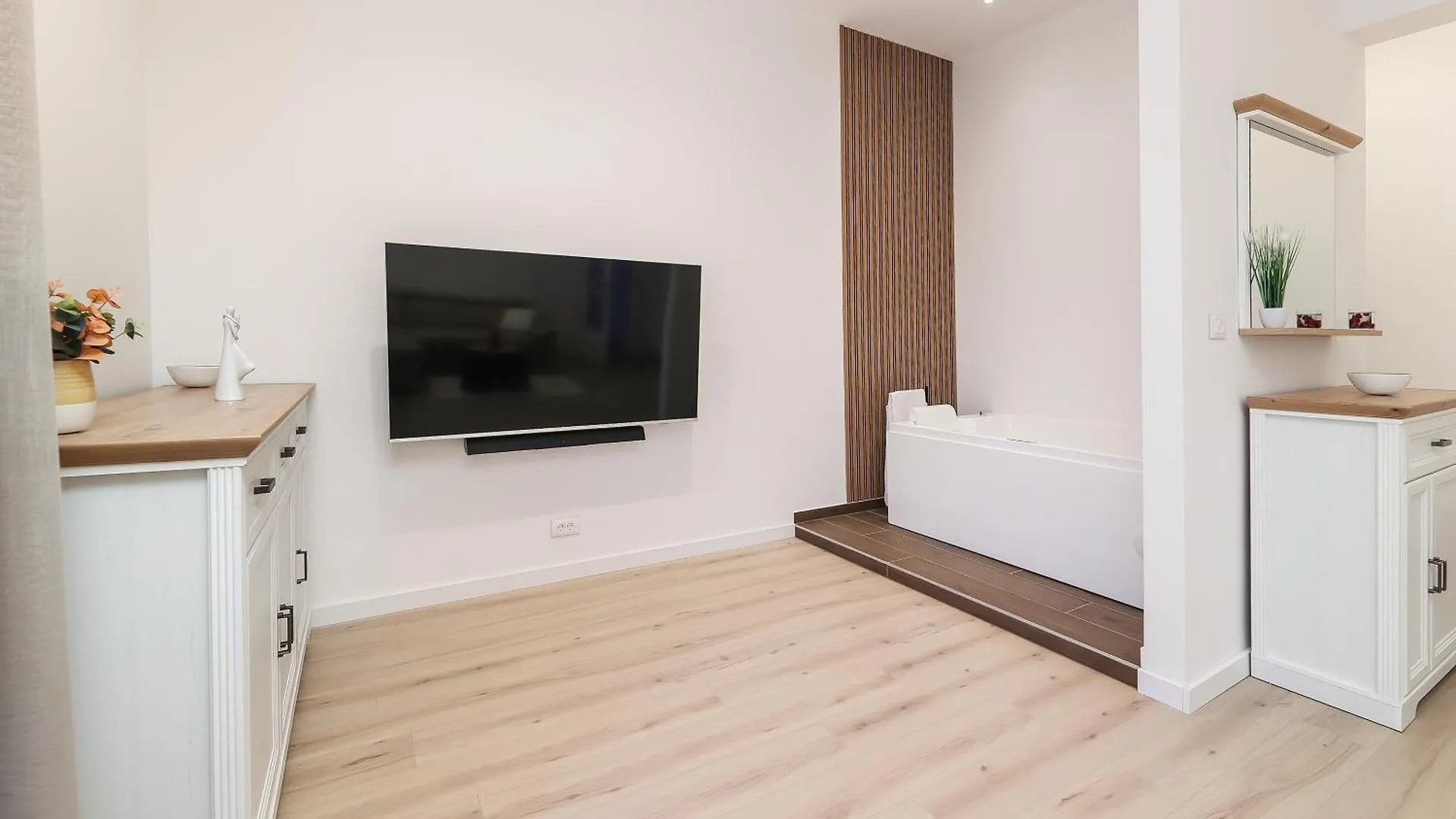 Luxury Apartment Sonja - With Hot Tub, Near Sea, Free Parking 奥帕提亚 0*,  克罗地亚