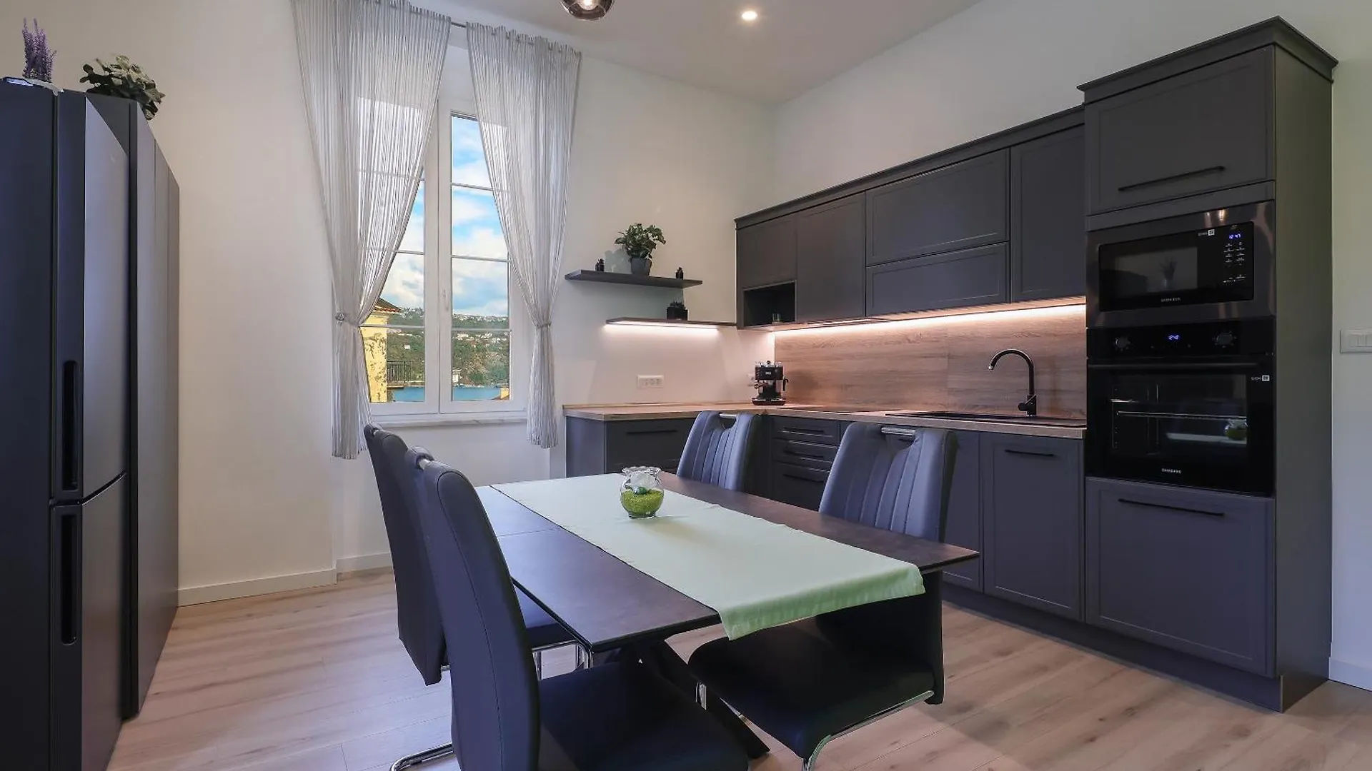 Luxury Apartment Sonja - With Hot Tub, Near Sea, Free Parking 奥帕提亚